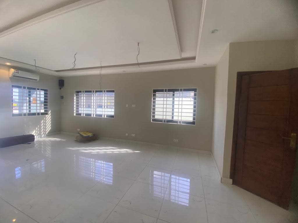 3-Bedroom apartment for rent - Image 9